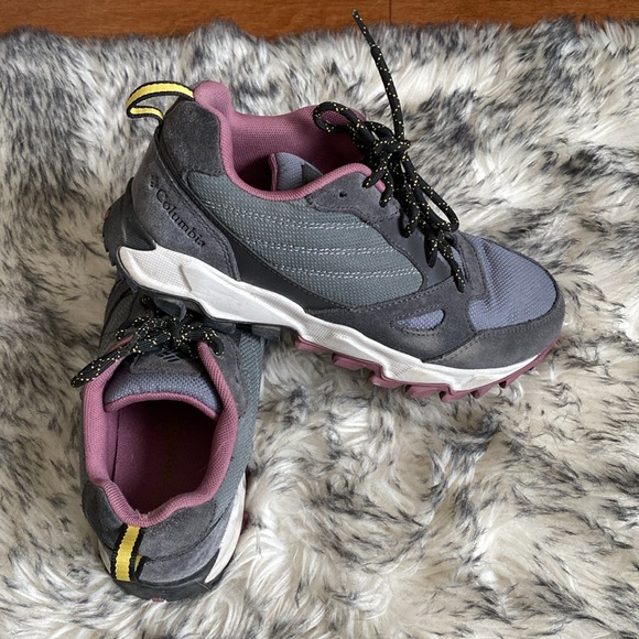 Size 7 - Picture 2 of 8